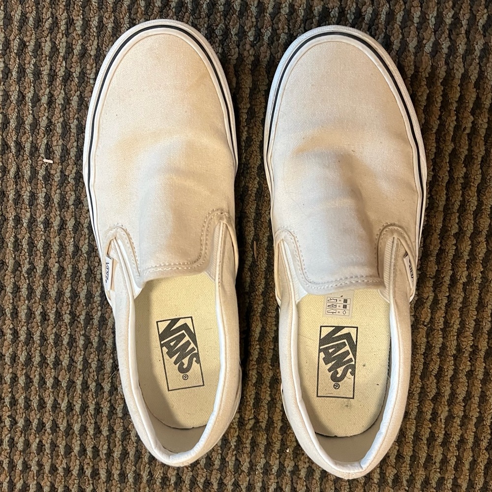 Vans Classic Slip-On in Cream- Size 8.5